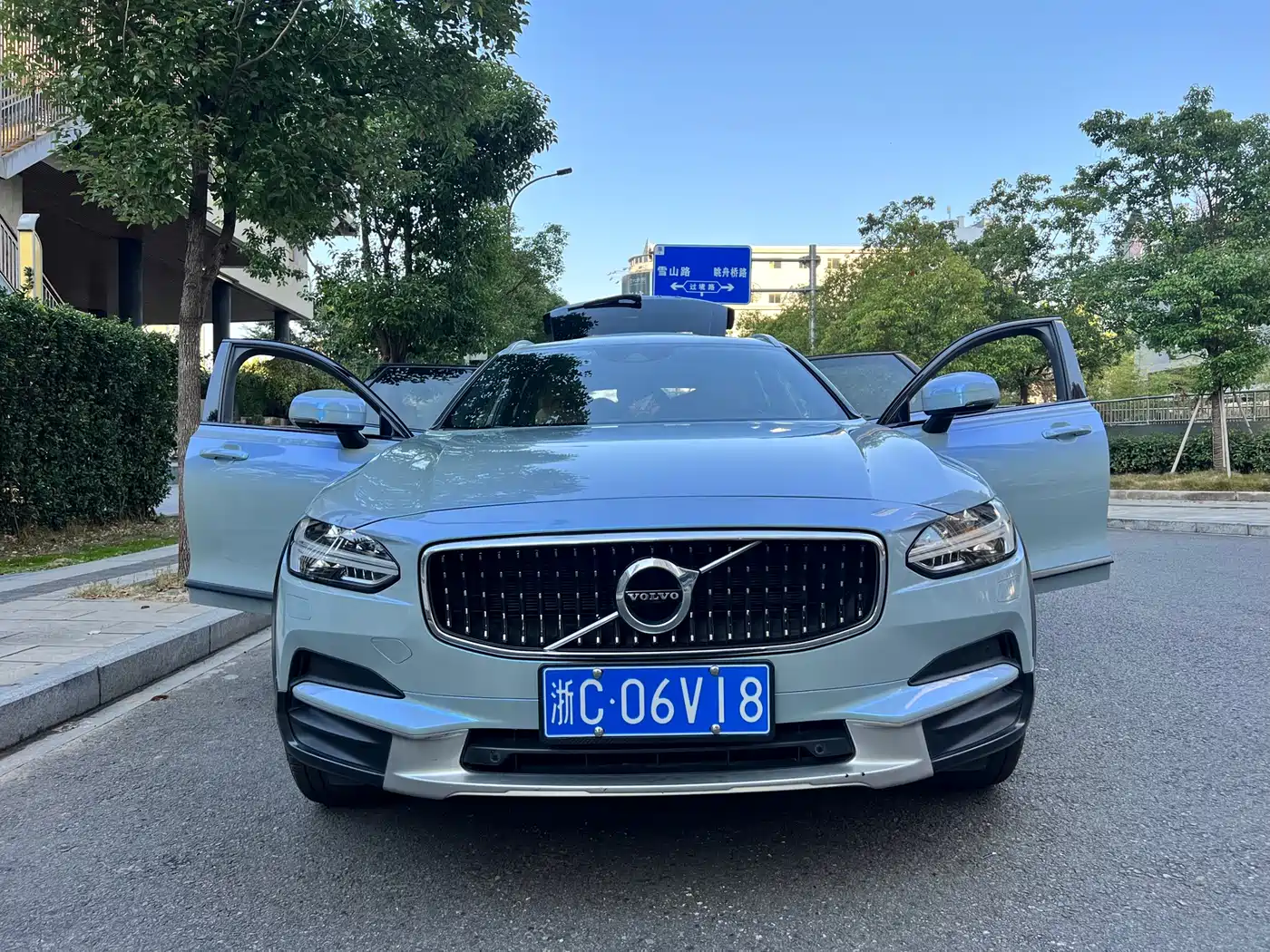 Volvo V90 2018 2017 Cross Country T5 AWD Smart Edition