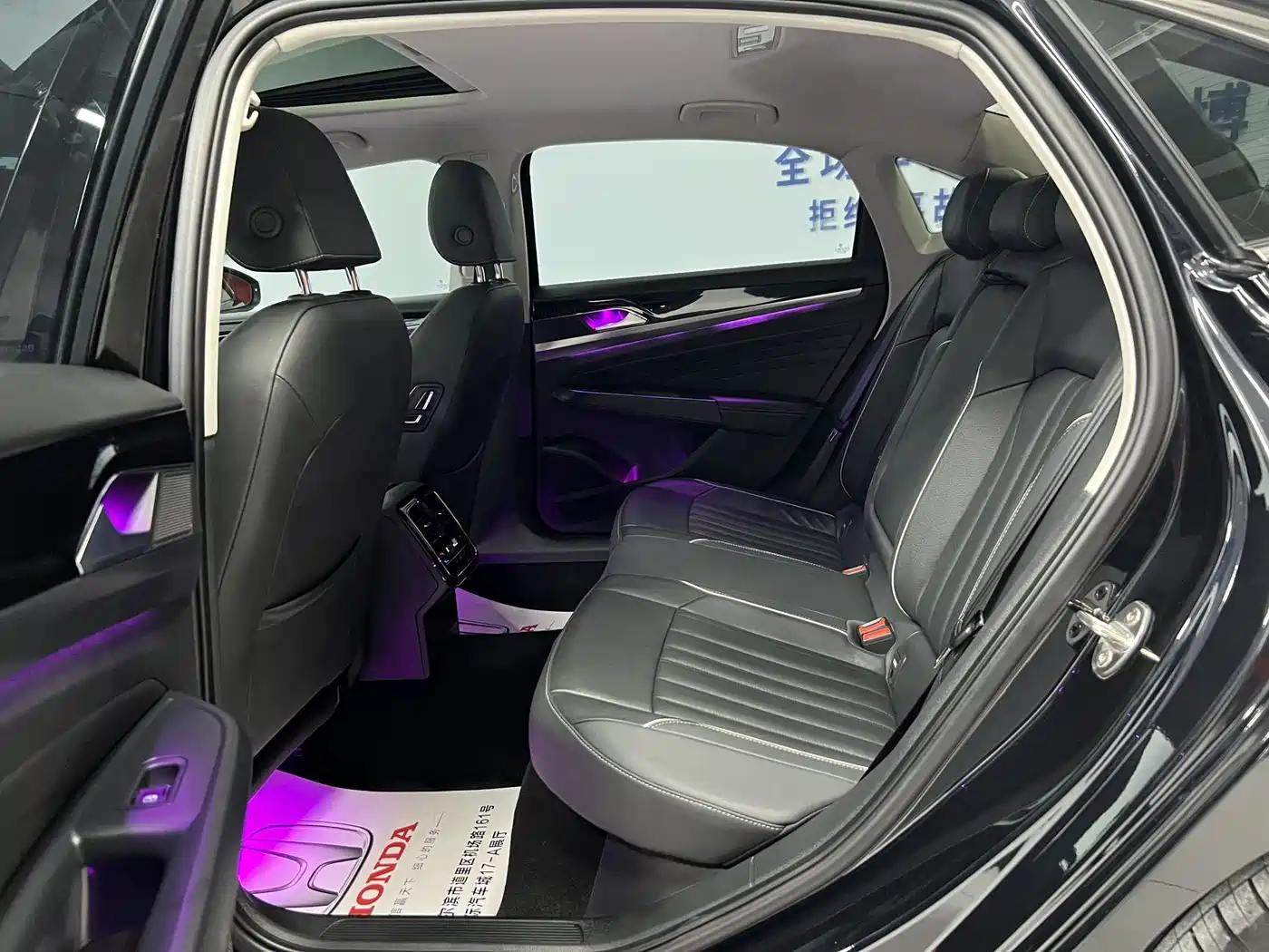 Volkswagen Passat 2022 280TSI Elite Edition фото 8