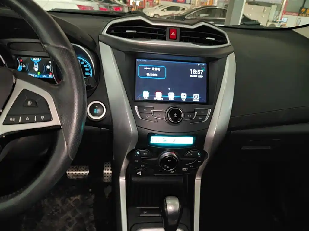 BYD Yuan 2016 1.5L Automatic Luxury фото 13