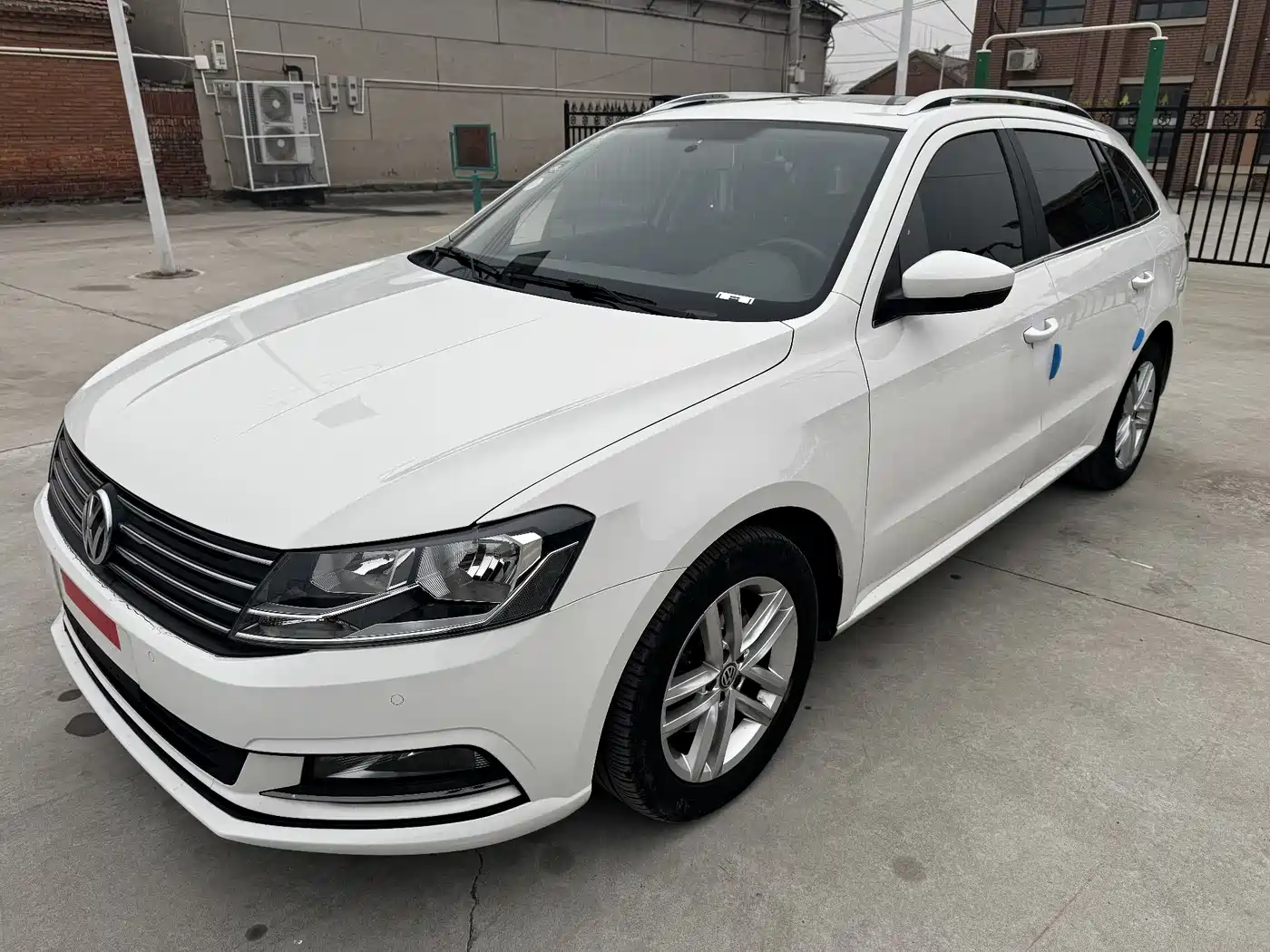 Volkswagen Lavida Tour 2015 230TSI DSG Comfort Edition