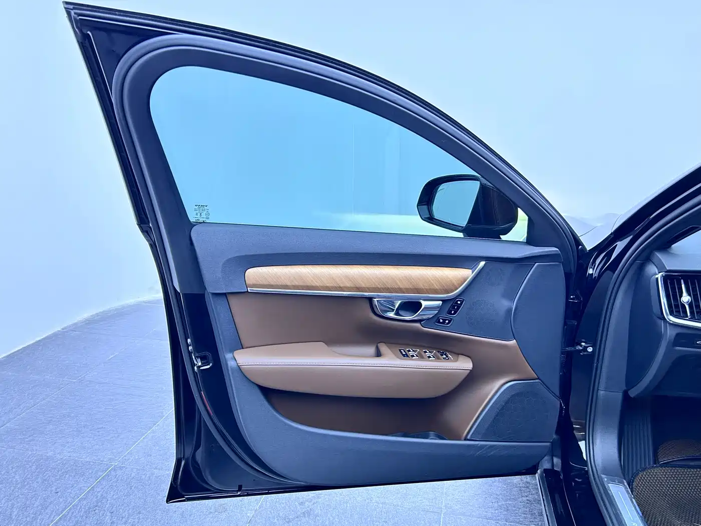 VOLVO S90 PLUG IN HYBRID