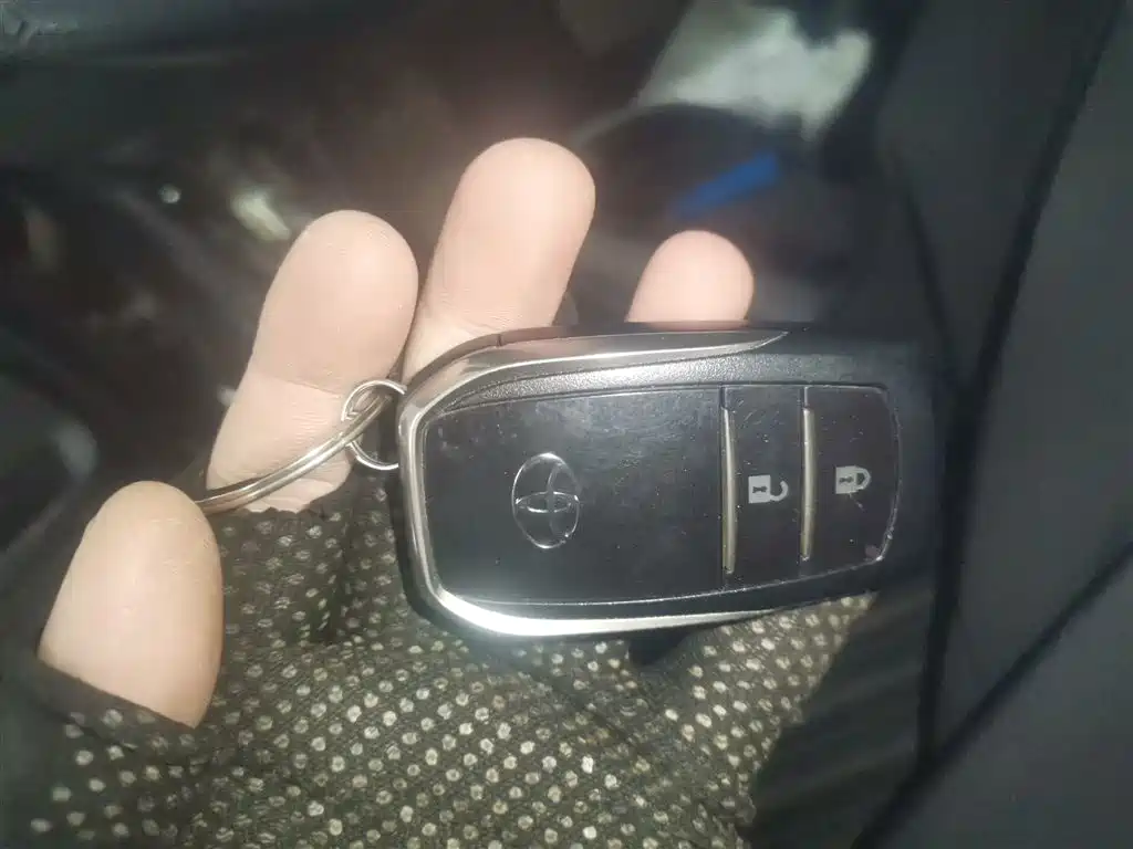 Toyota RAV4 Rongfang 2016 2.0L CVT 2WD Trend (China V) фото 17