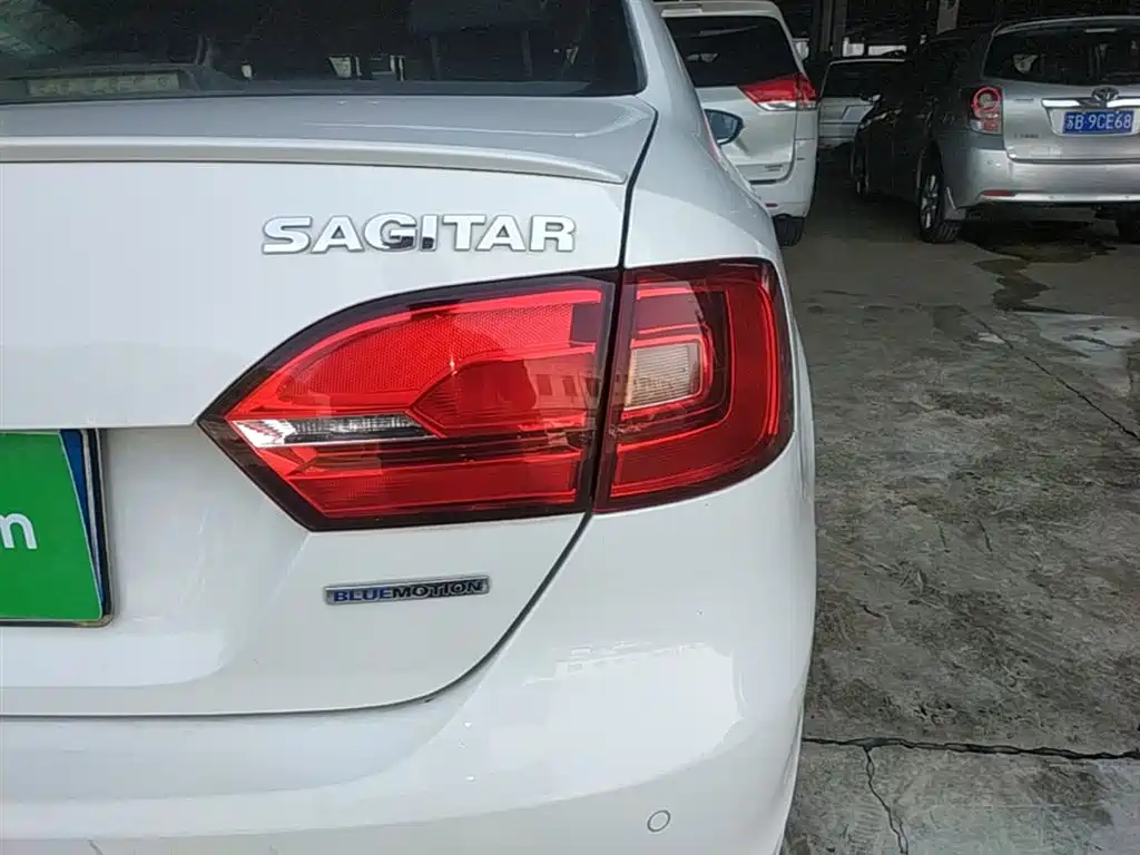 Volkswagen Sagitar 2014 Facelift 1.4TSI BlueMotion фото 8