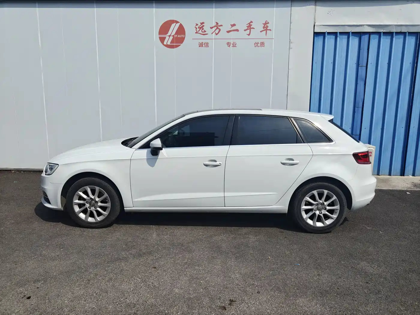 Audi A3 2014 Sportback 35 TFSI Automatic Fashion фото 3
