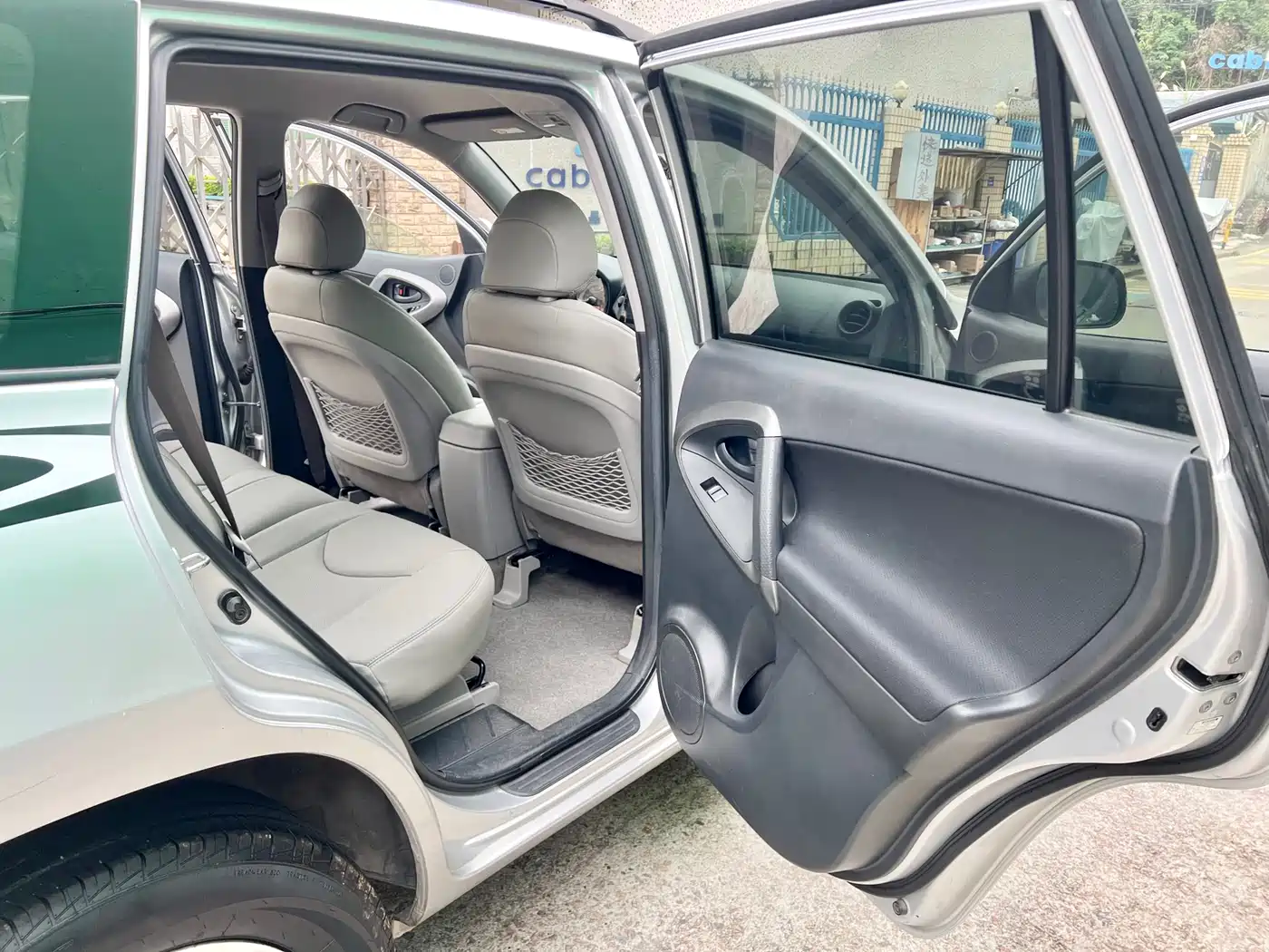 Toyota RAV4 Rongfang 2010 2.0L Automatic Luxury Upgrade Edition фото 8