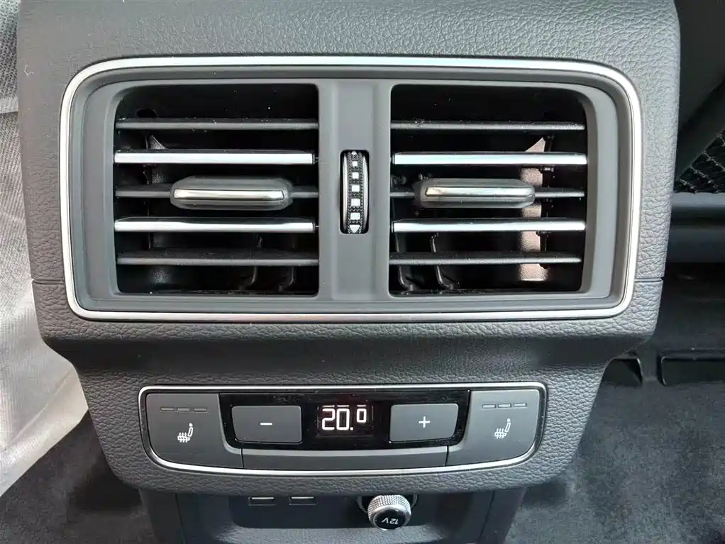 Audi Q5L 2025 Model Year Facelift 45th Anniversary Edition 45 TFSI Luxury Dynamic фото 10