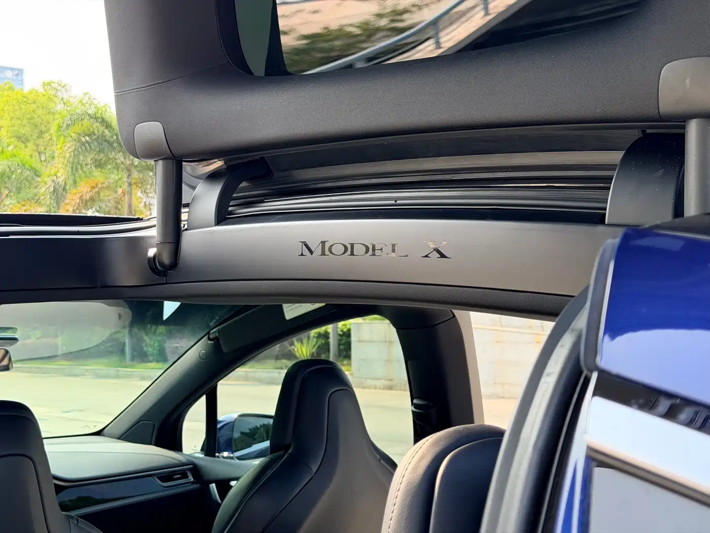 TESLA MODEL X