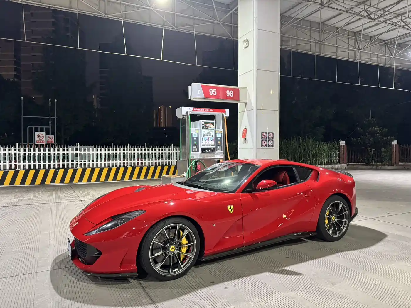 Ferrari 812 2018 2017 6.5L Superfast