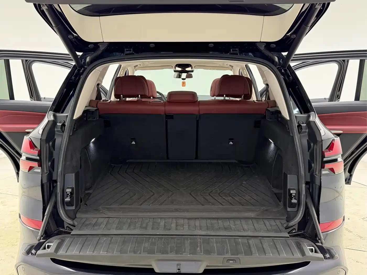 BMW X5 2023 xDrive 30Li Premium M Sport Package фото 31