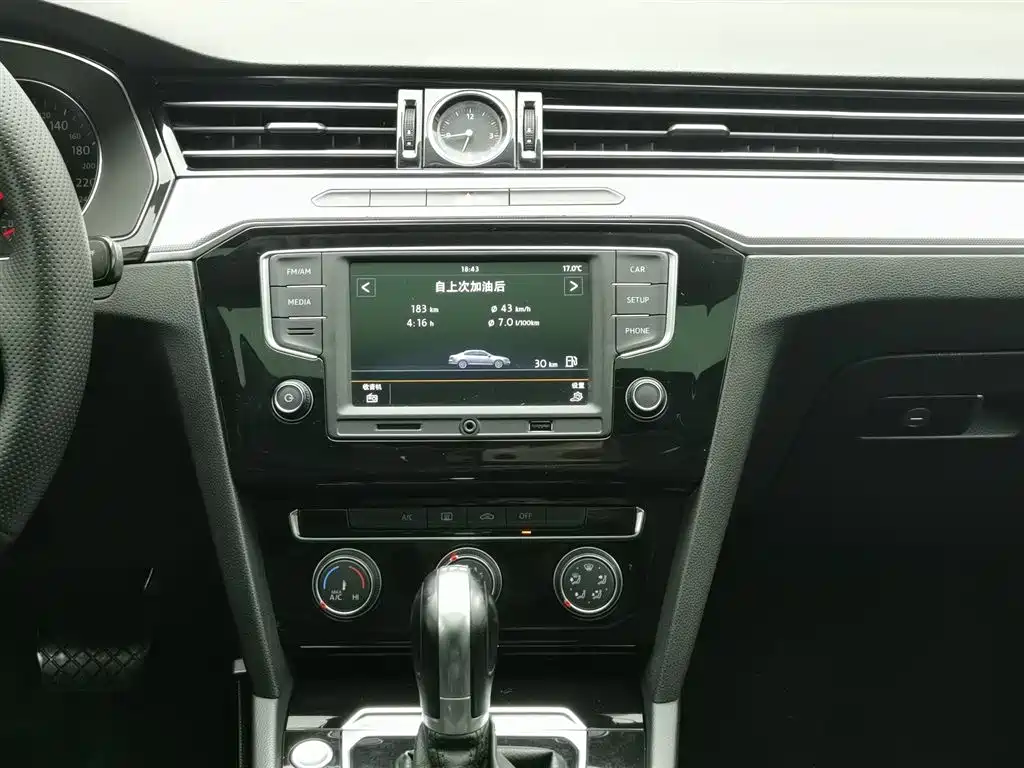 Volkswagen Magotan 2018 330TSI DSG Leading фото 12