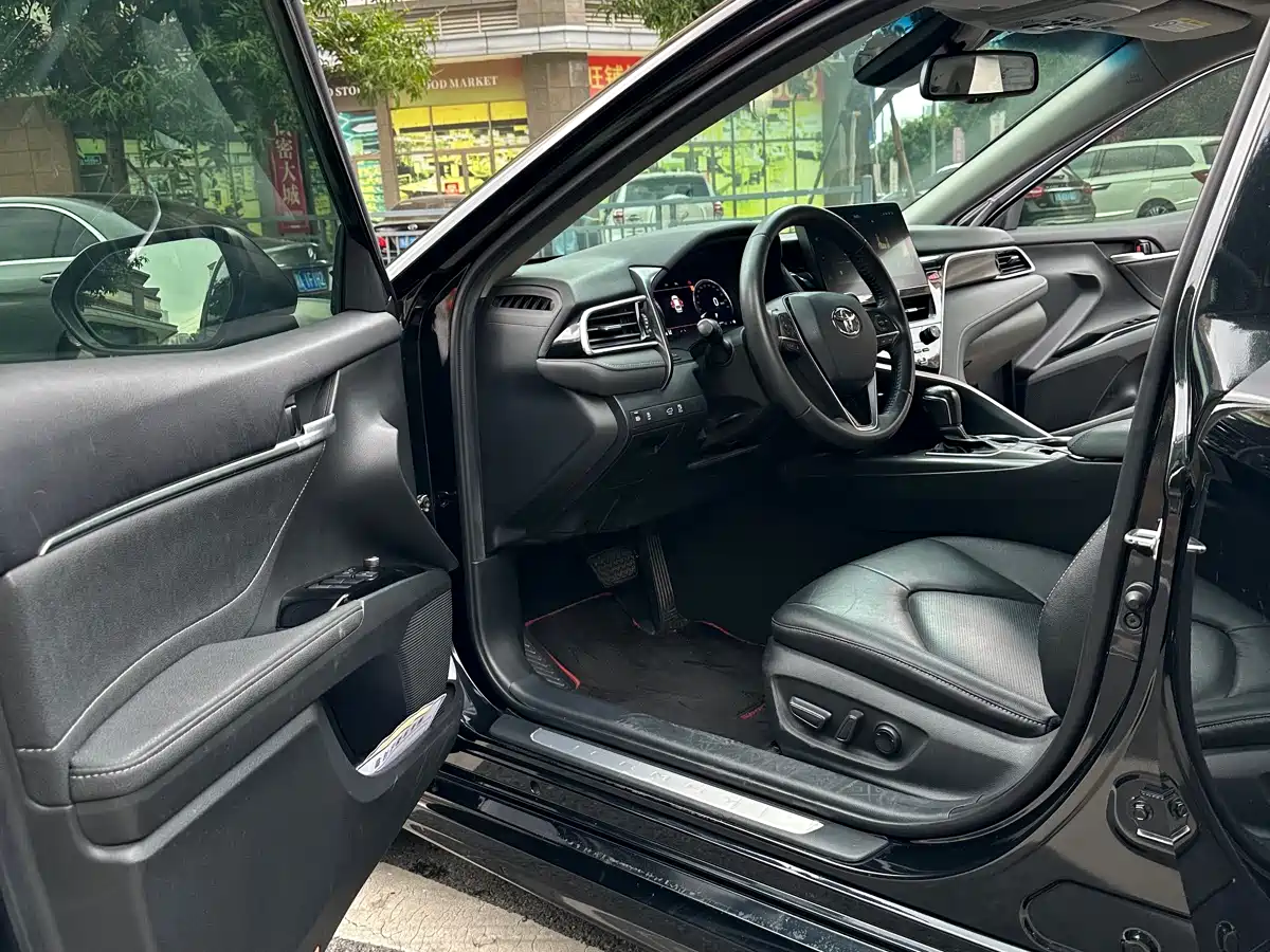 Toyota Camry 2021 Hybrid 2.5HS Fashion Edition фото 16