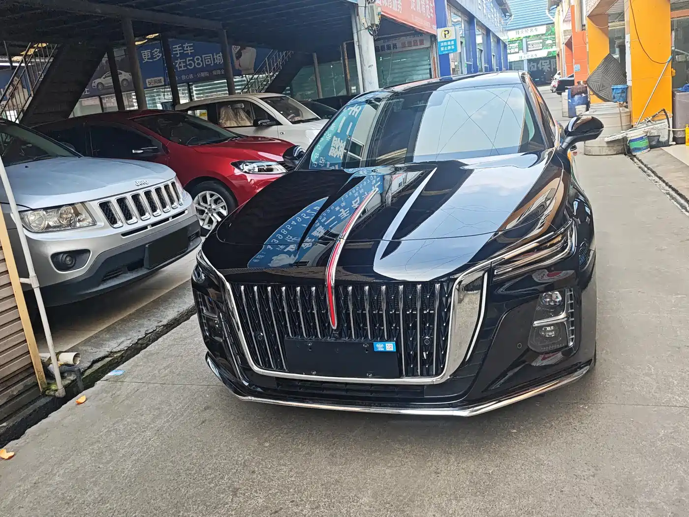 Hongqi H5 2025 2.0T Automatic Flag Celebration 500,000 Units Anniversary Edition фото 2