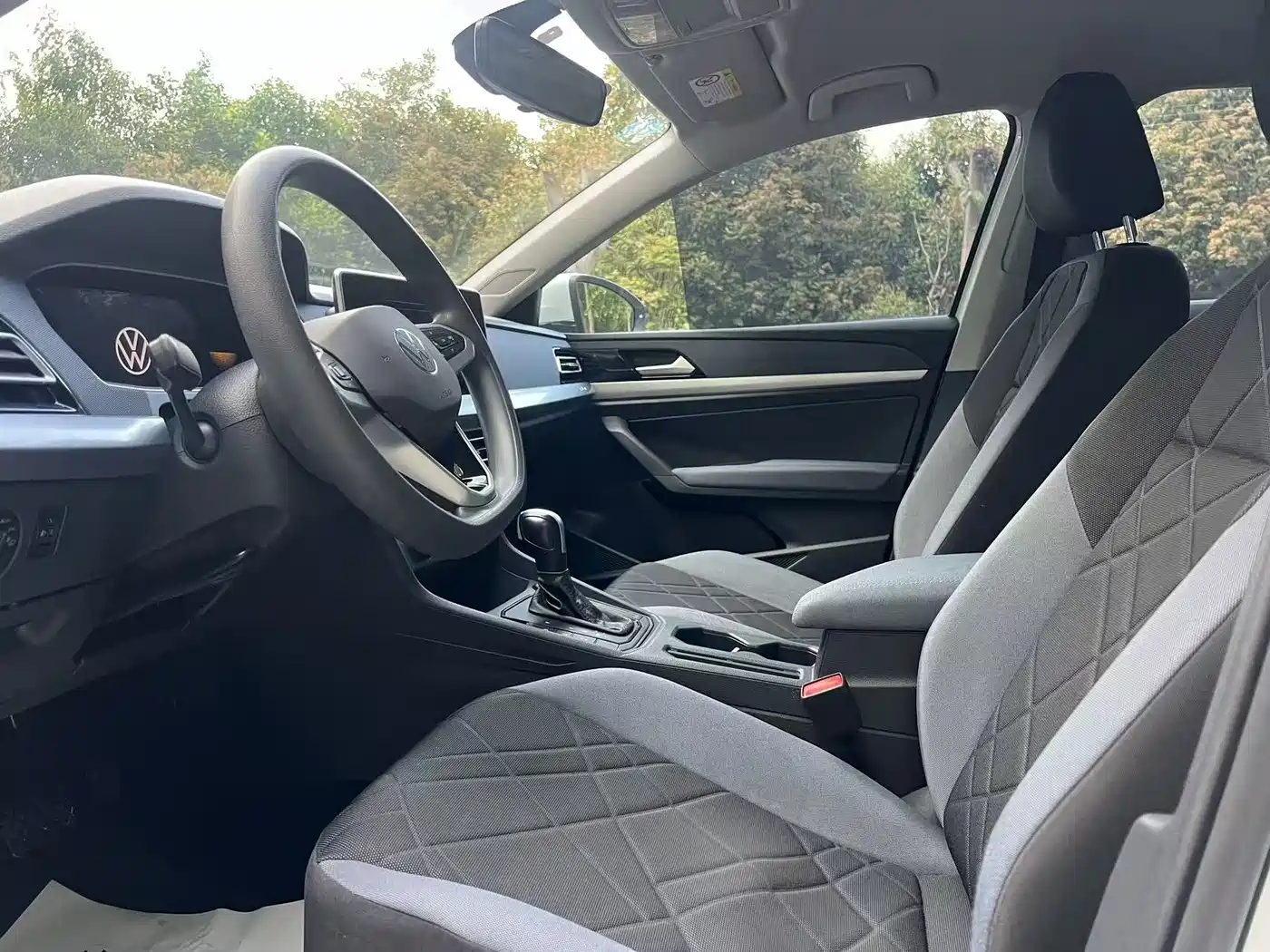 Volkswagen Lavida 2023 1.5L Auto Five Million Edition фото 5