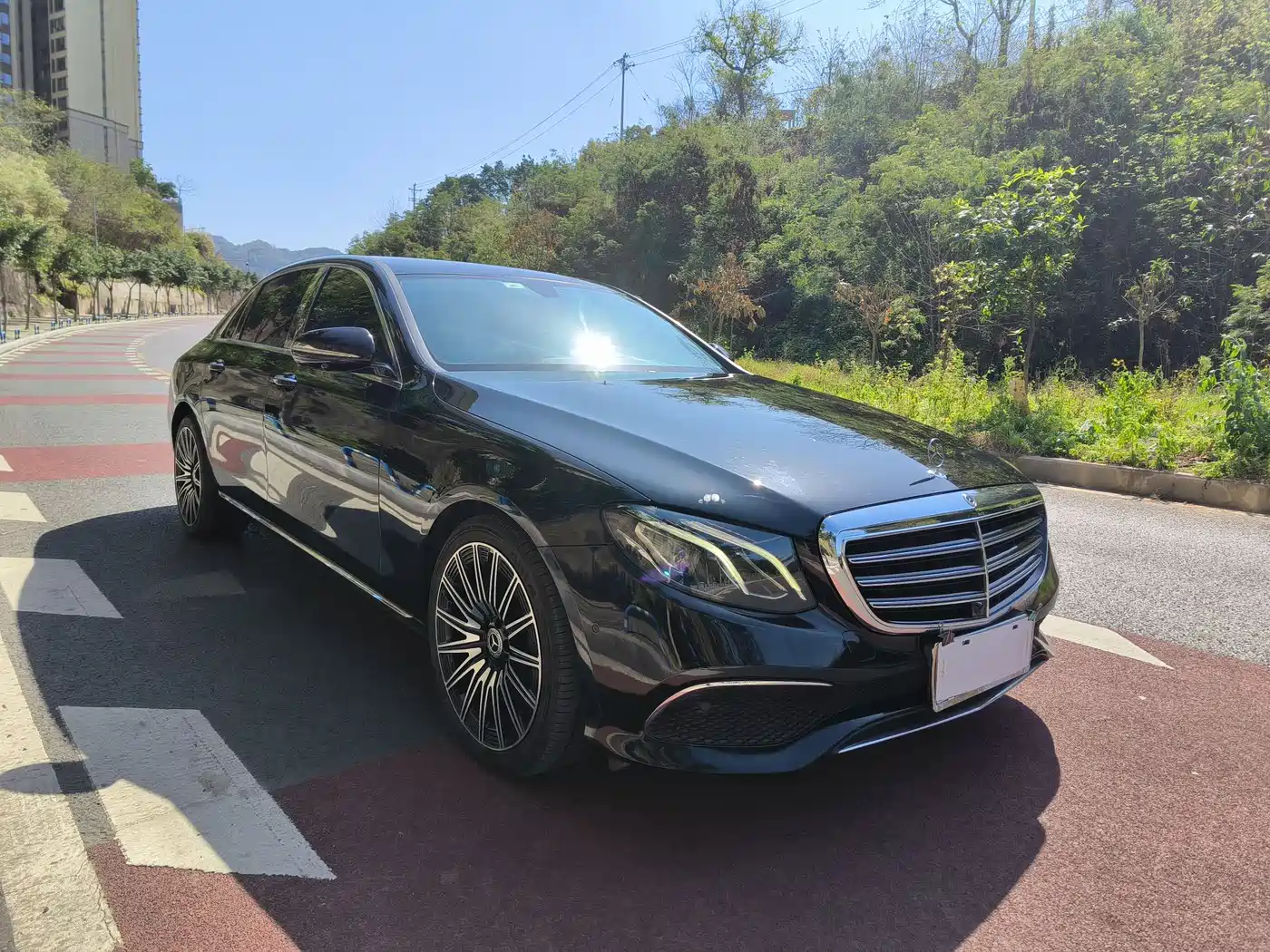 Mercedes-Benz E-Class 2018 E 300 L Luxury фото 3