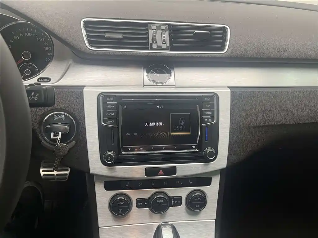 Volkswagen FAW-Volkswagen CC 2016 Model 1.8TSI Luxury фото 16