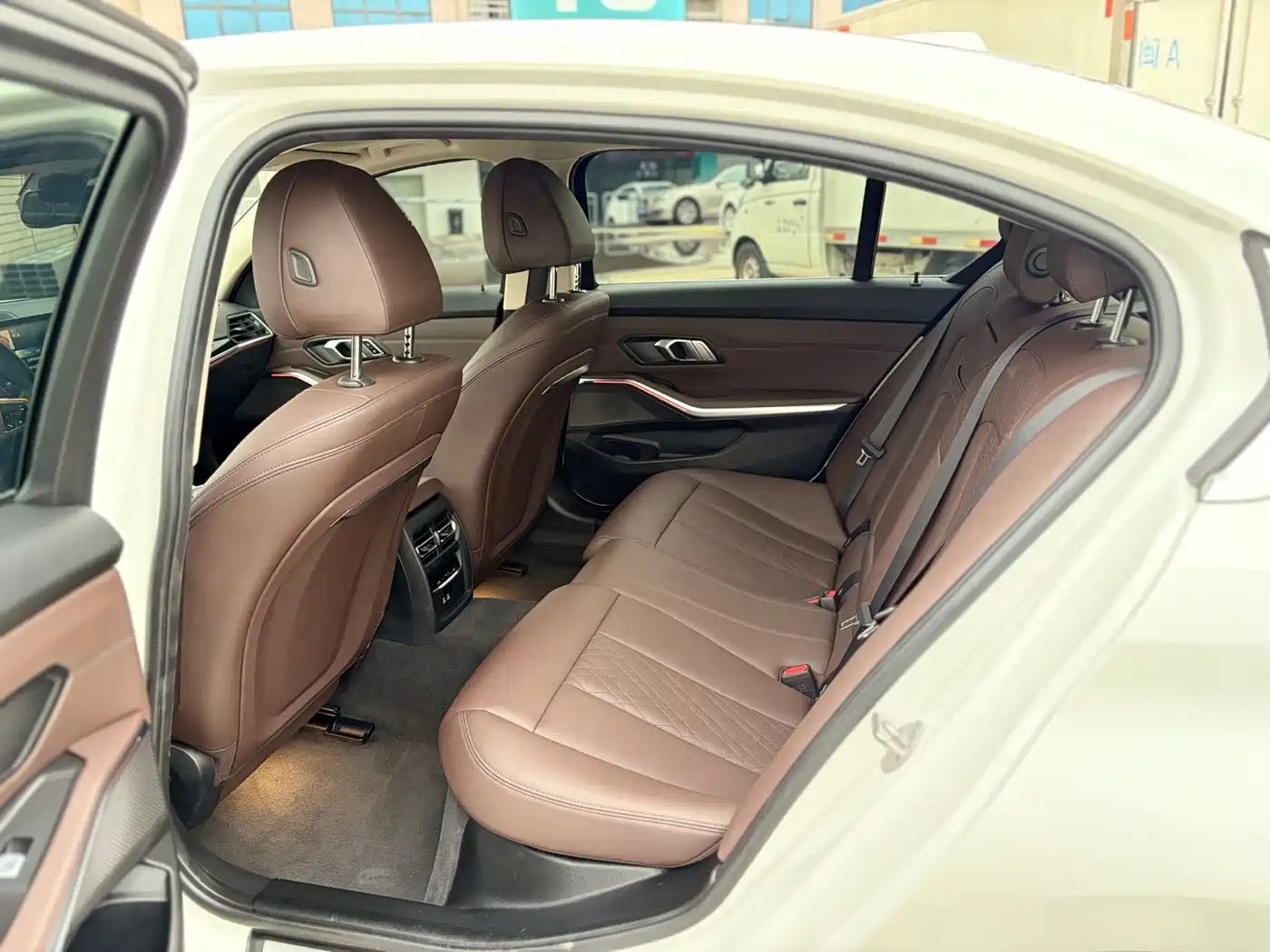 BMW i3 2022 eDrive 35 L фото 14