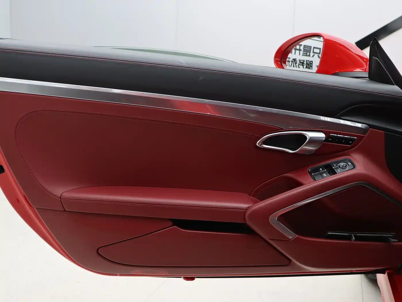 Porsche 718 2018 Cayman 2.0T фото 16
