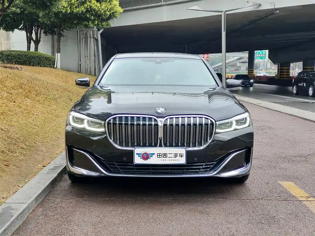BMW 7 Series 2019 740Li Leading Luxury Package фото 2