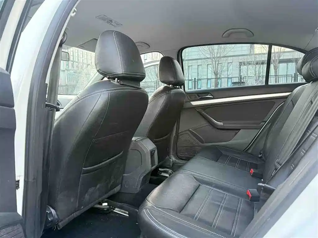 Volkswagen Lavida 2018 Classic 1.5L Automatic Trend China VI фото 15