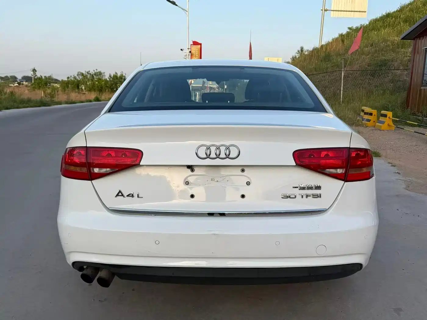 Audi A4L 2013 30 TFSI Automatic Comfort фото 4