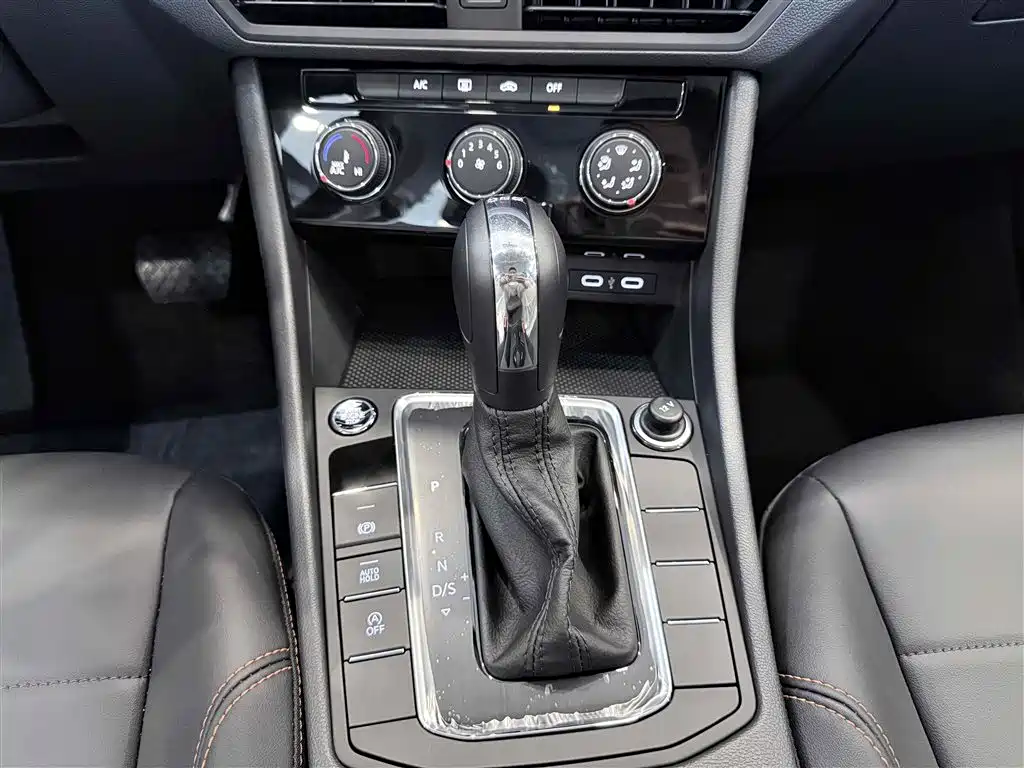 Volkswagen Bora 2025 200TSI DSG Joy Ride Navigation Edition фото 24