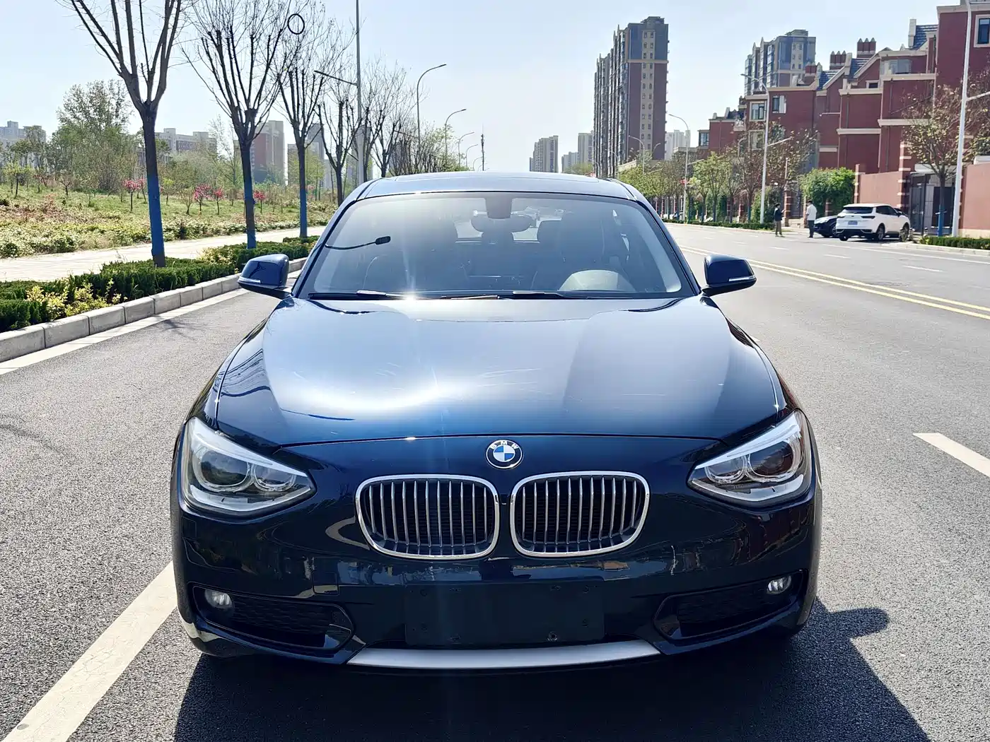 BMW 1 Series (Import) 2013 Facelift 116i Urban Model фото 2