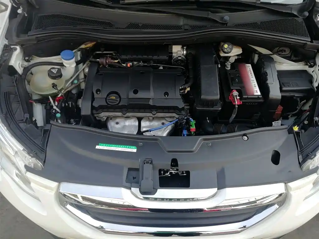 Peugeot 2008 2014 1.6L Automatic Trend Edition фото 20