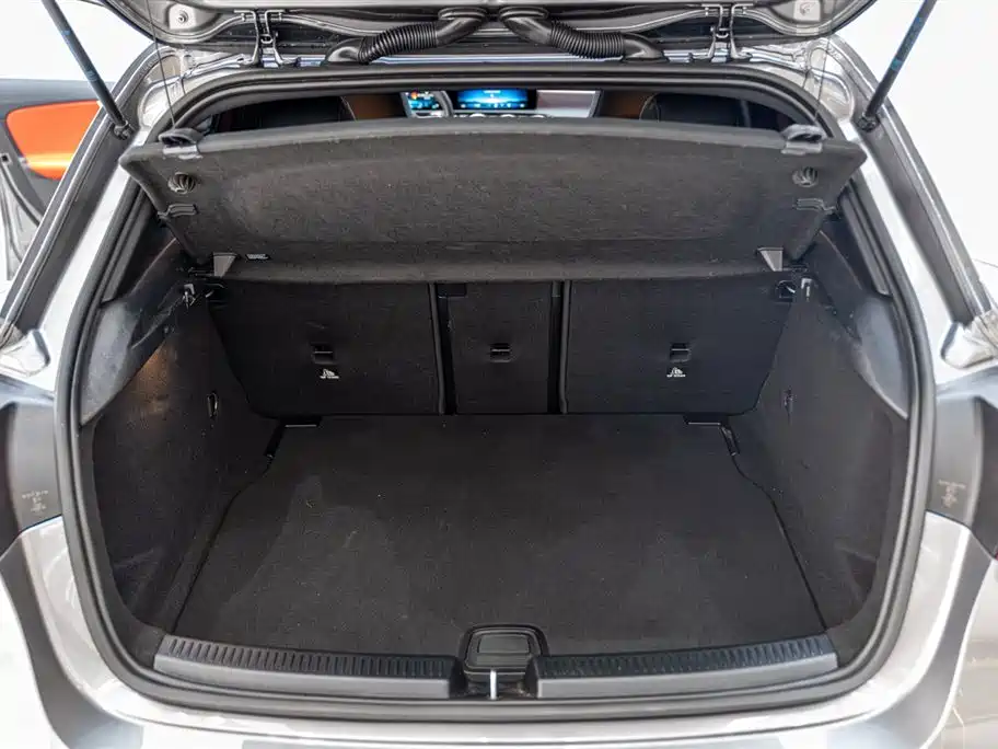 Mercedes-Benz A-Class AMG (Import) 2025 AMG A 35 4MATIC фото 2
