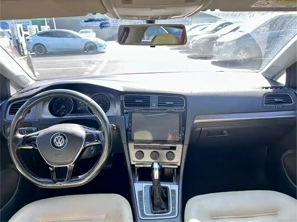 Volkswagen Golf 2016 1.6L Automatic Comfort фото 7