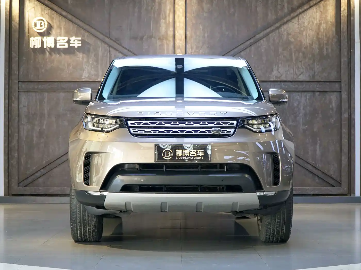 Land Rover Discovery 2017 3.0 SC V6 HSE фото 2