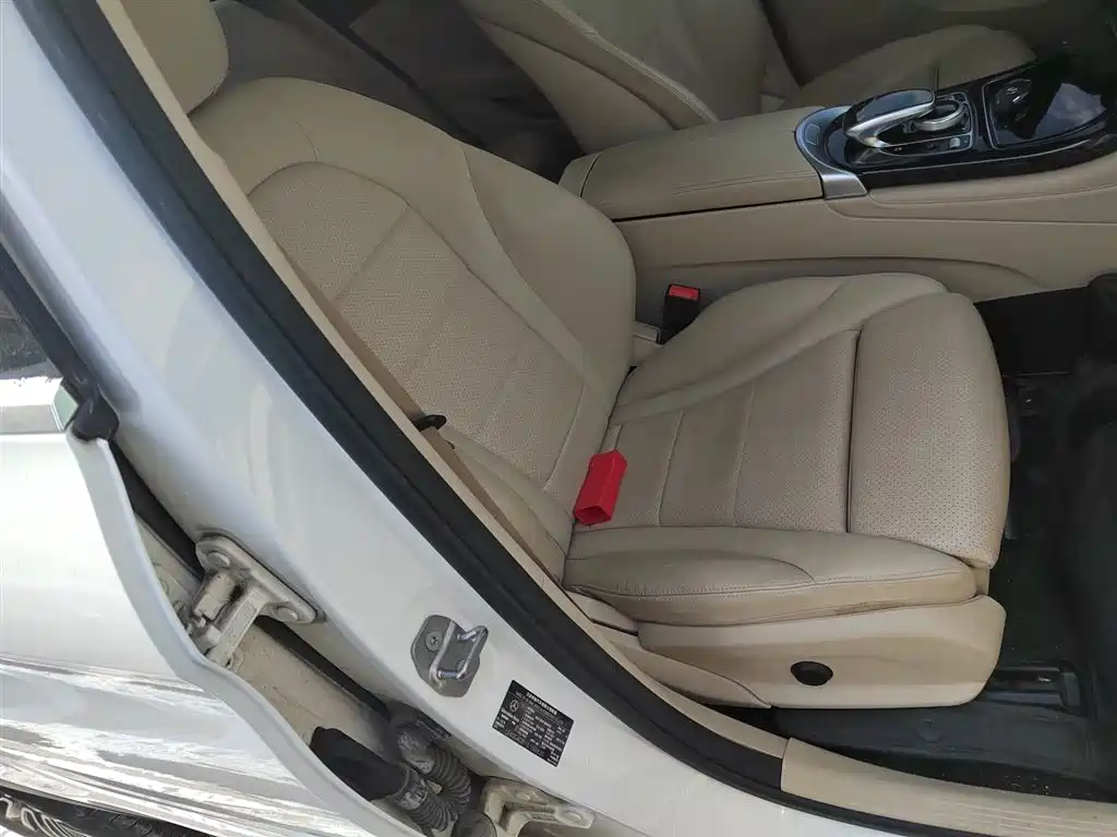 Mercedes-Benz GLC 2018 GLC 200 4MATIC фото 4