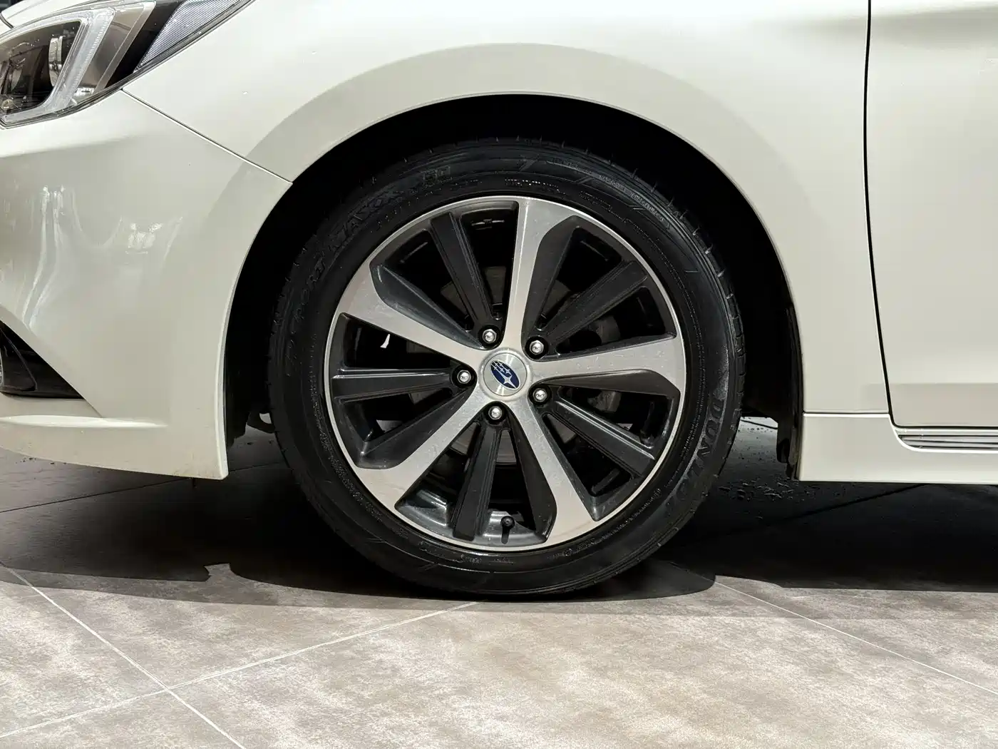Subaru Legacy 2017 2.5i AWD Glory Edition фото 30