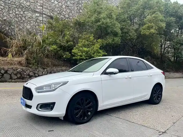 Ford Ford Escort 2015 1.5L Automatic Fashion