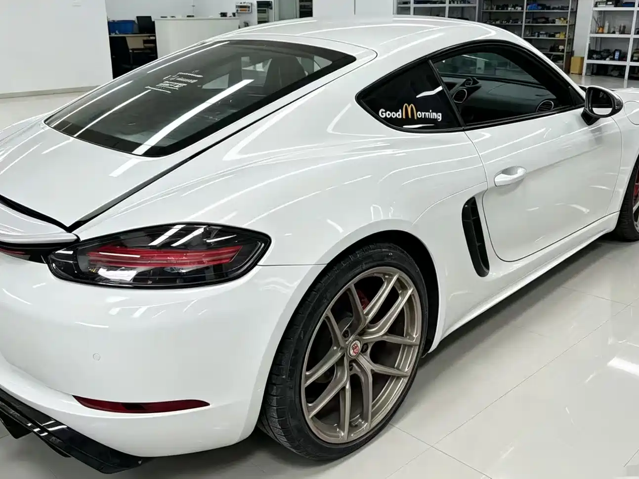 Porsche 718 2018 Cayman 2.0T фото 6