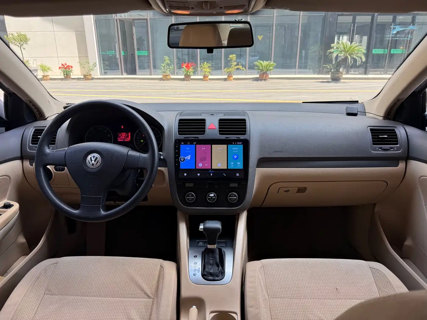 Volkswagen Sagitar 2009 2.0L Automatic Leather Edition фото 8