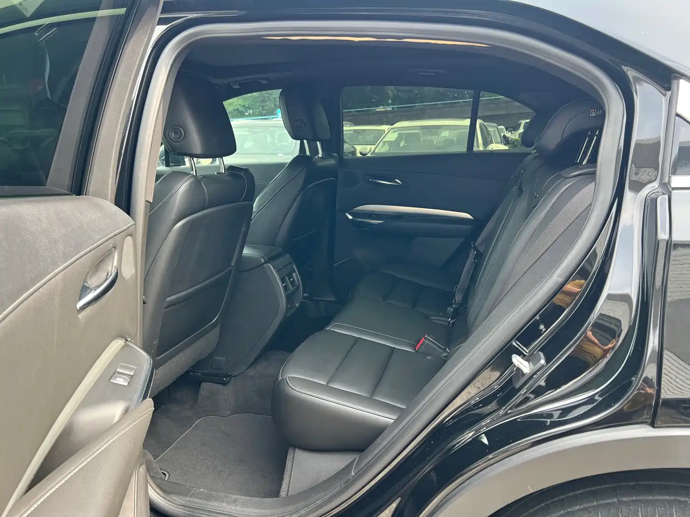 Cadillac XT4 2018 28T FWD Leading Edition фото 8