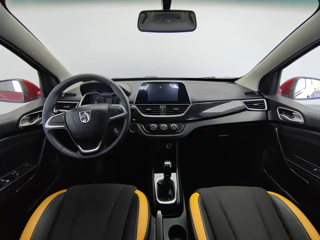 Photo 5 - Baojun 310