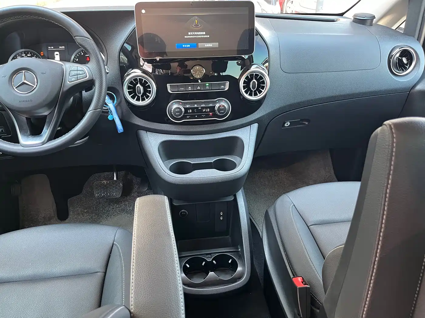 Mercedes-Benz Vito 2024 2.0T Business 7-Seater фото 19