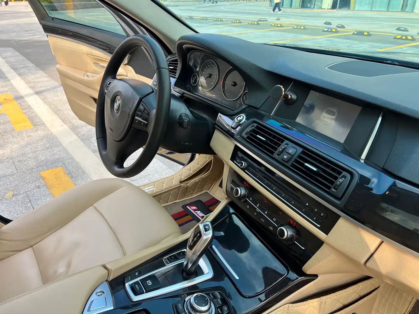 BMW 5 Series 2014 520Li Elegance фото 13