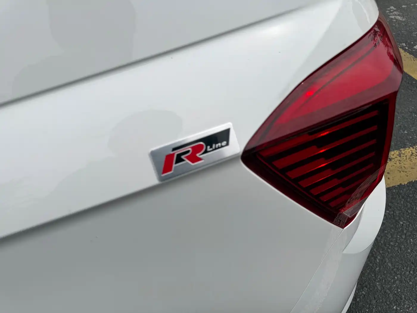 Volkswagen Polo 2019 Plus 1.5L Automatic Panorama Enjoyment Edition фото 20