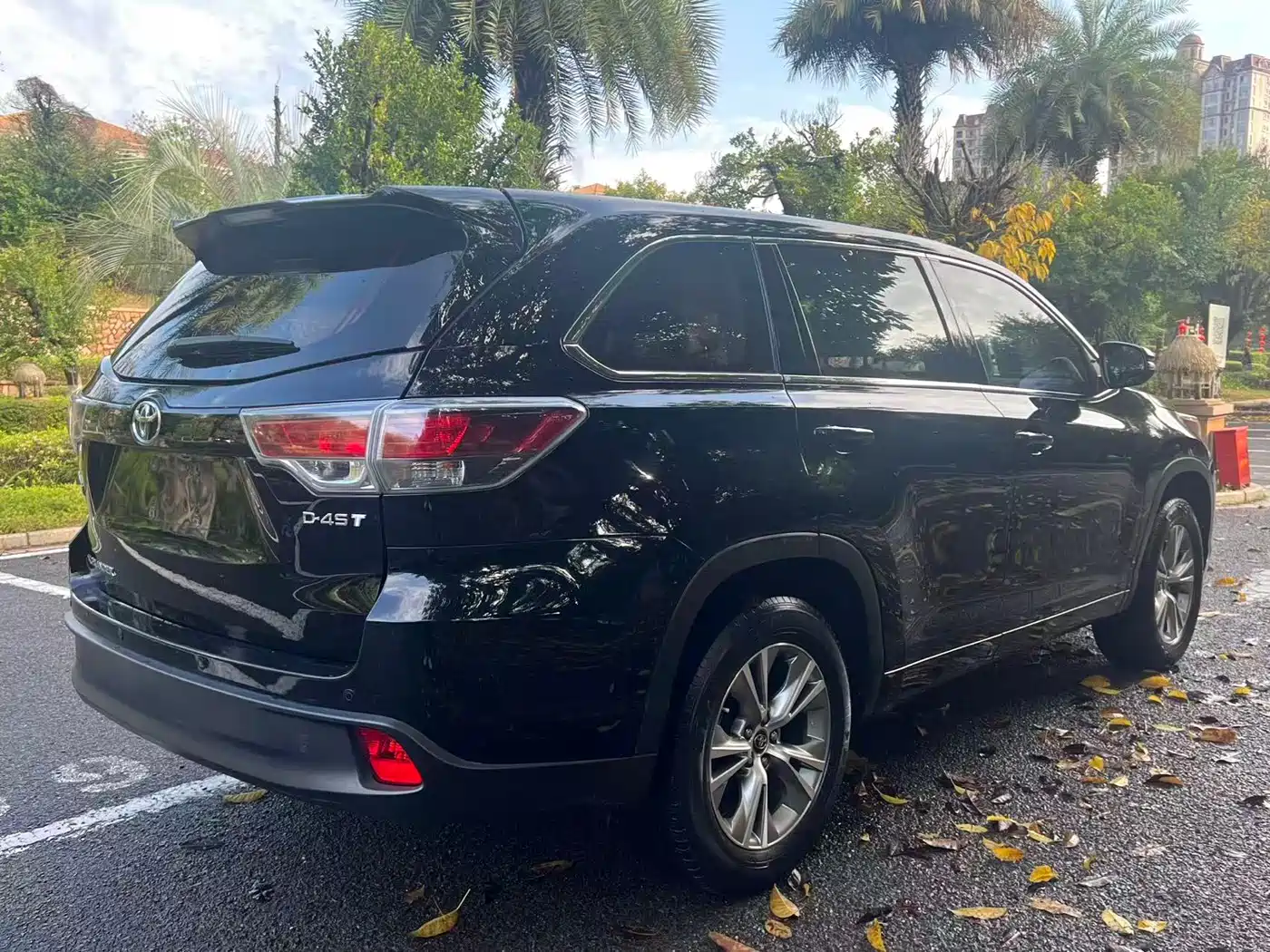 TOYOTA HIGHLANDER