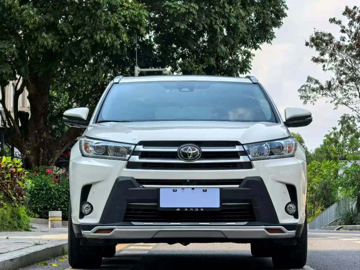TOYOTA HIGHLANDER
