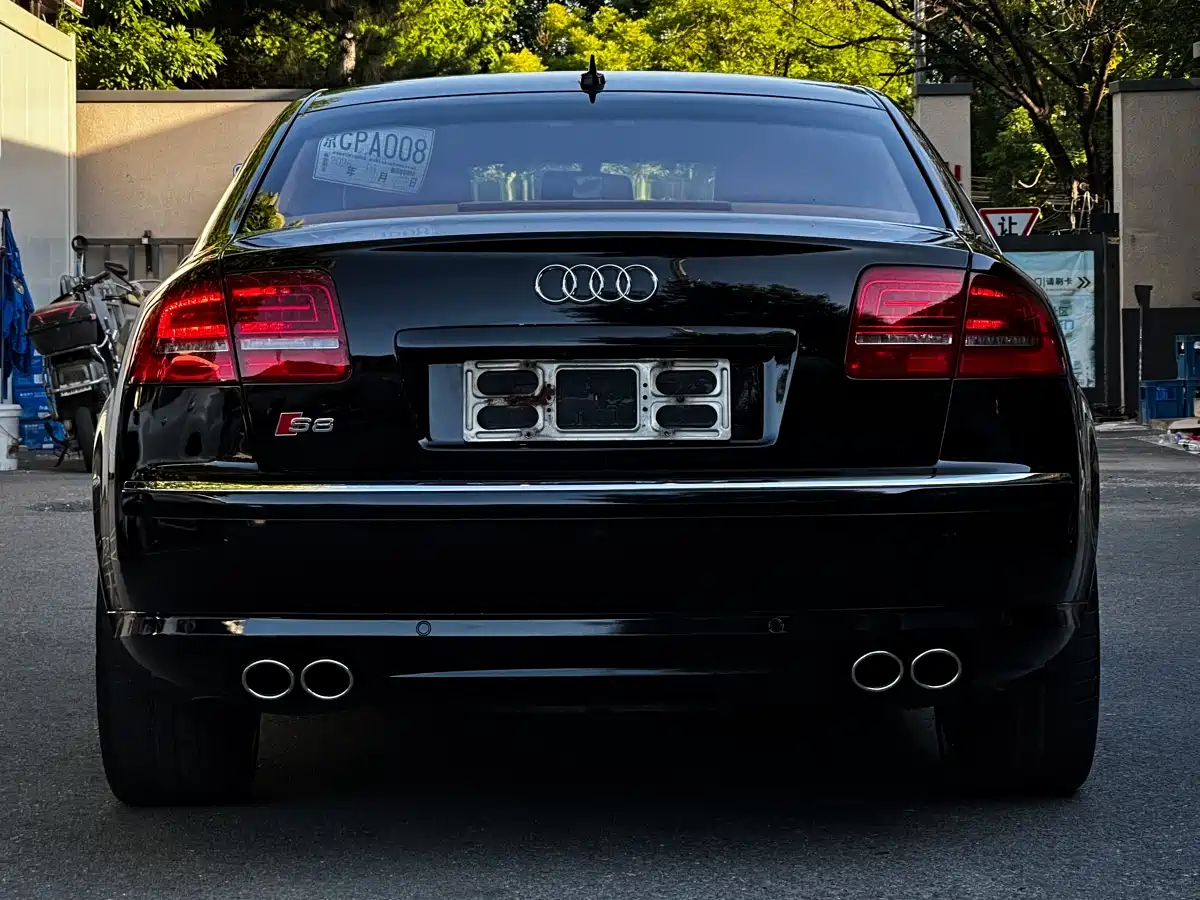 Audi S8 2008 Model S8 5.2FSI quattro фото 11