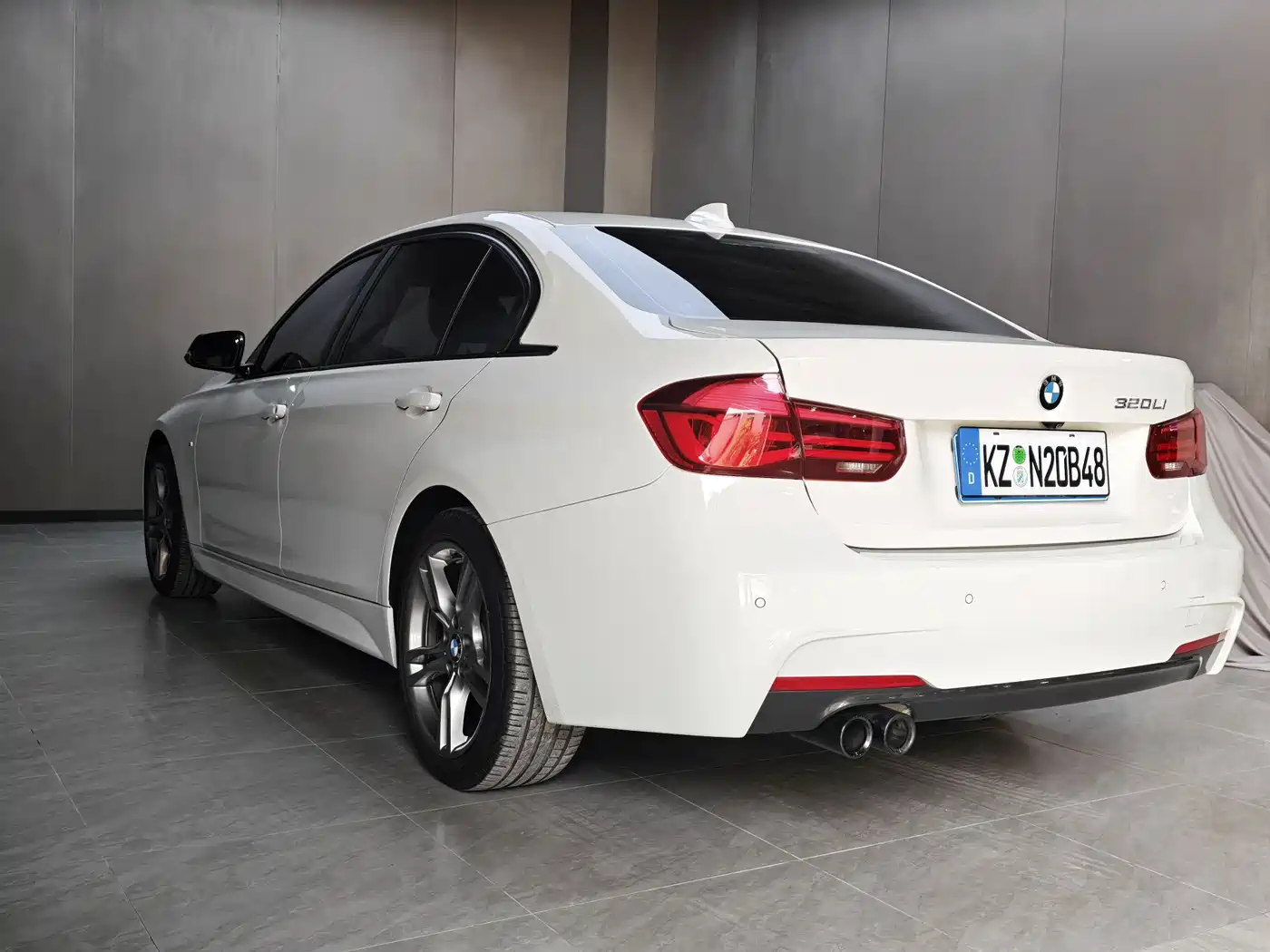 BMW 3 Series 2018 320Li M Sport Black Night Edition фото 16