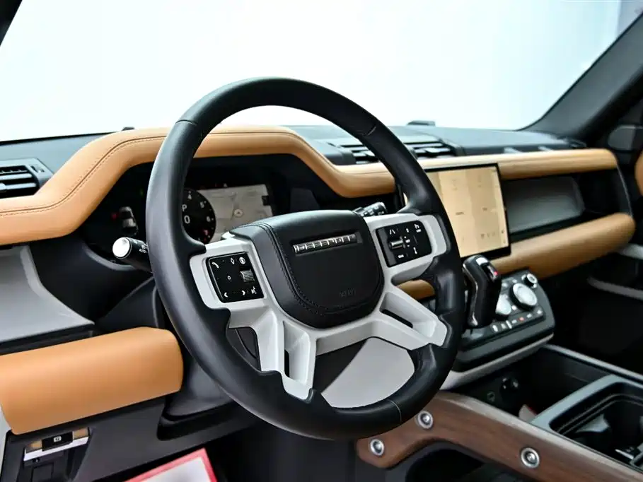 Land Rover Defender 2024 110 3.0T P400 Dark Special Edition фото 15