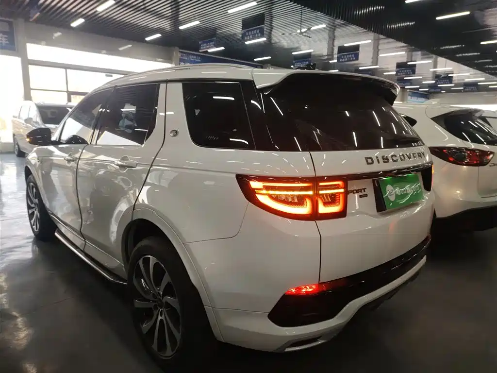 Land Rover Discovery Sport 2022 Model 249PS R-Dynamic S Performance Edition 5-Seater фото 5