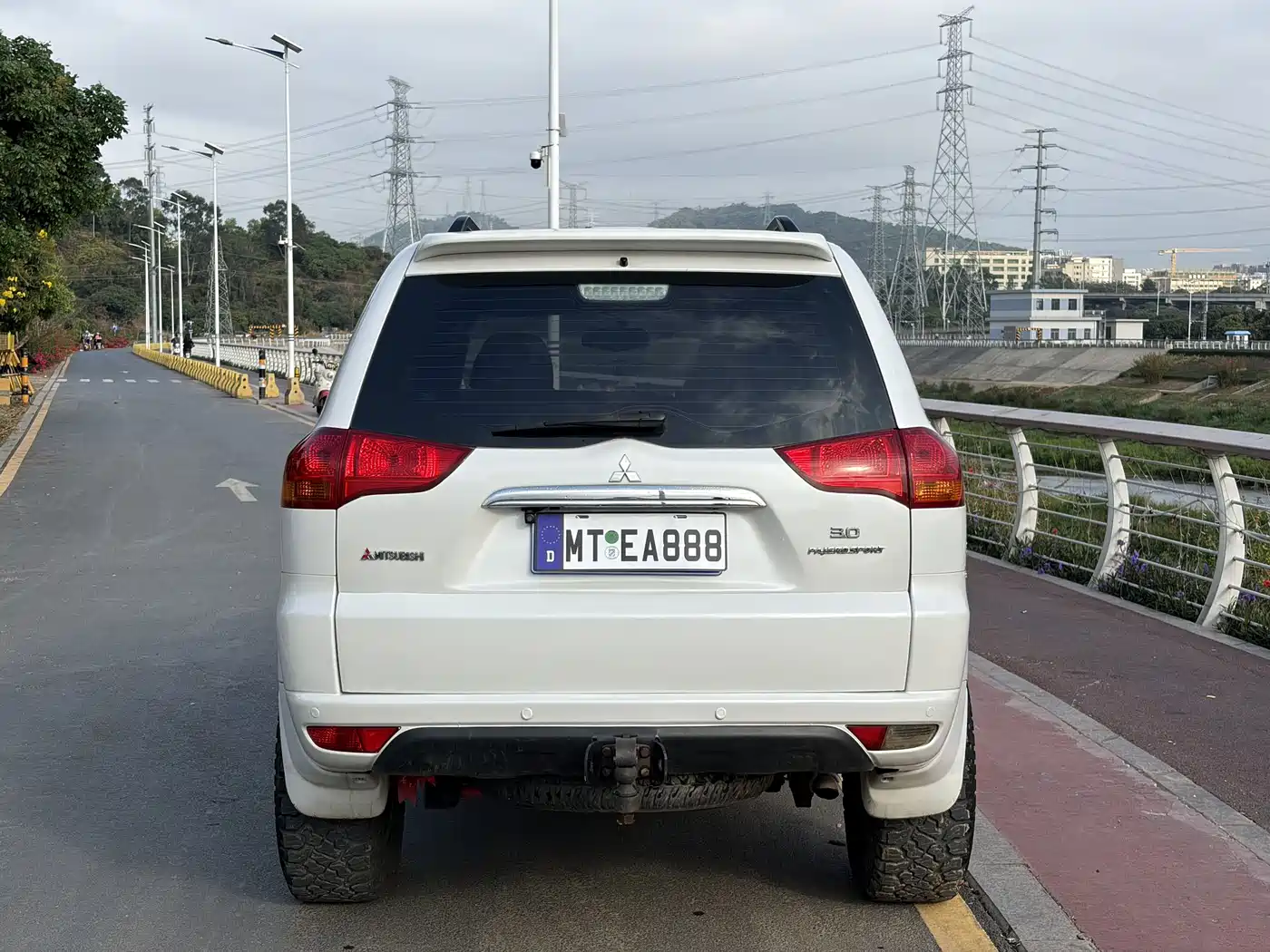 Mitsubishi Pajero Sport 2013 3.0L AWD Executive фото 13
