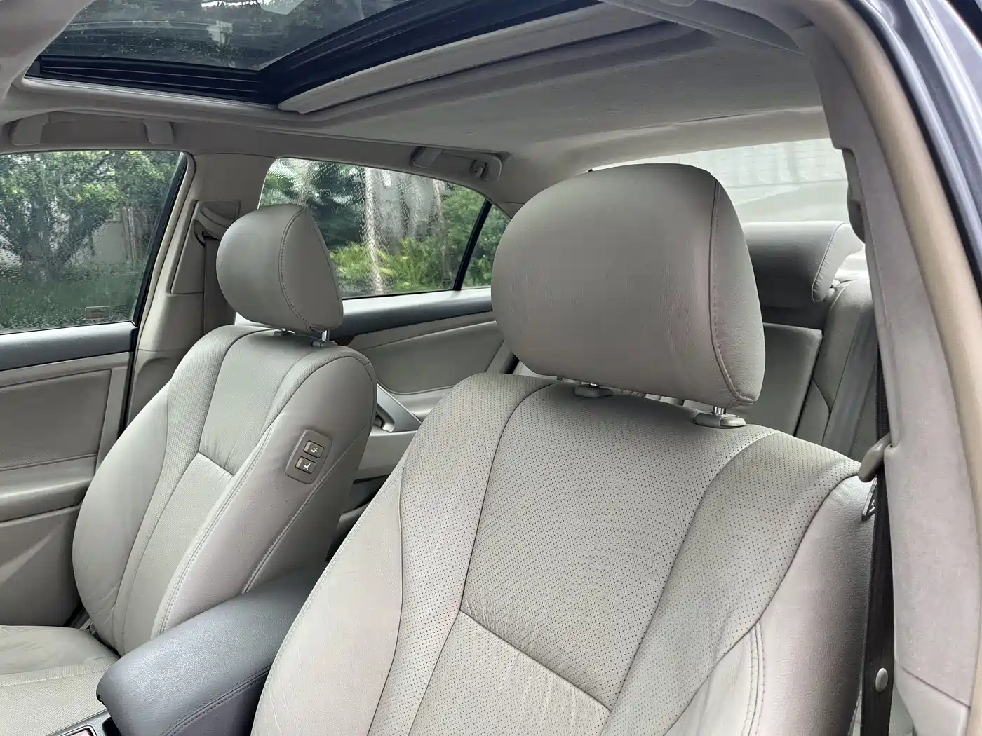 Toyota Camry 2011 200G Classic Anniversary Edition фото 27