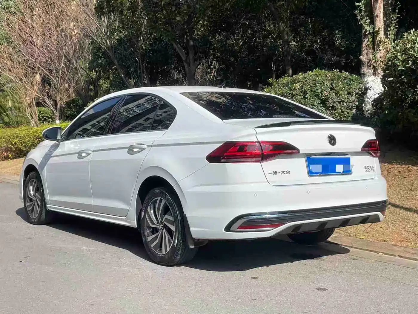 Volkswagen Bora 2023 200TSI DSG Yuexing Edition фото 3