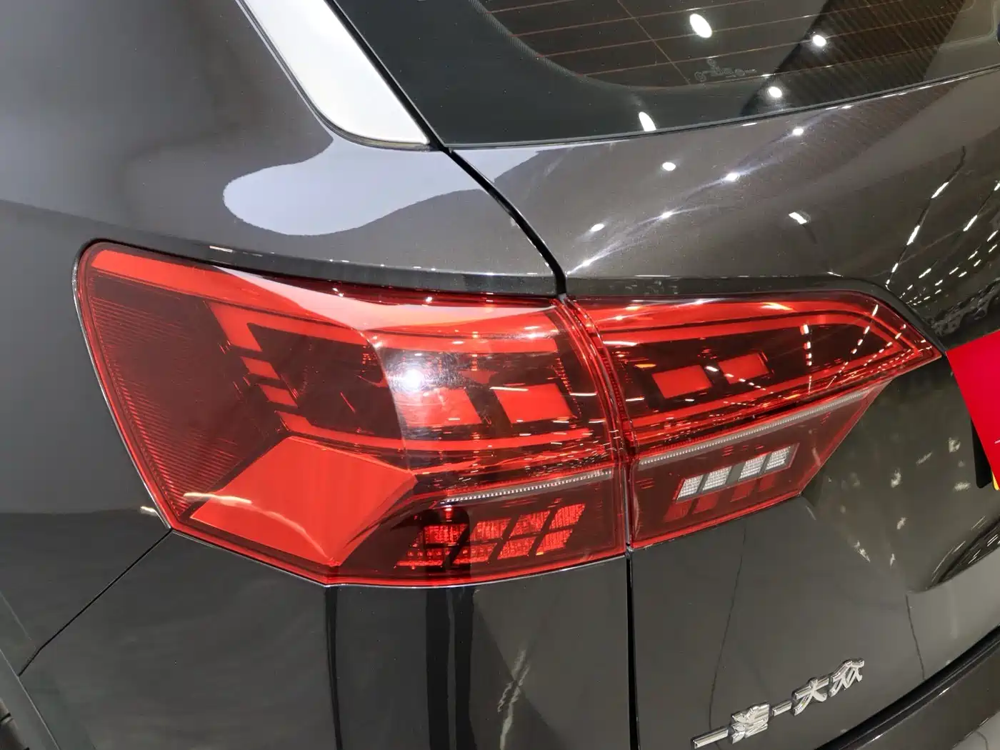 Volkswagen Tayron 2021 330TSI 2WD 30th Anniversary Edition фото 7